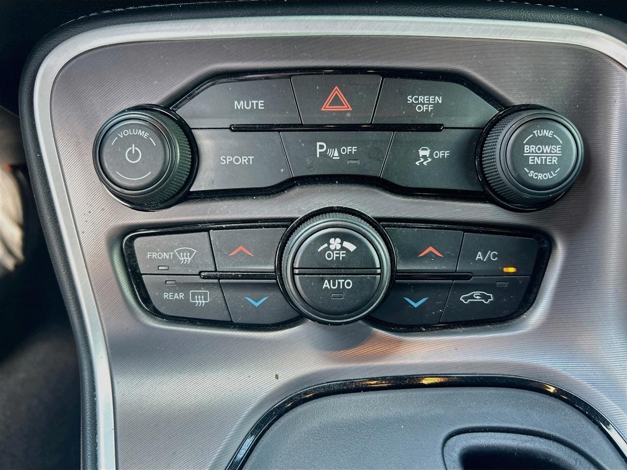 Dodge Challenger GT RWD 2021