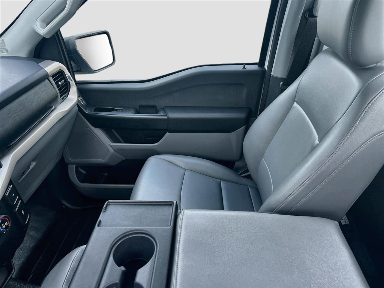 Ford F-150 XLT 2WD Reg Cab 8' Box 2021