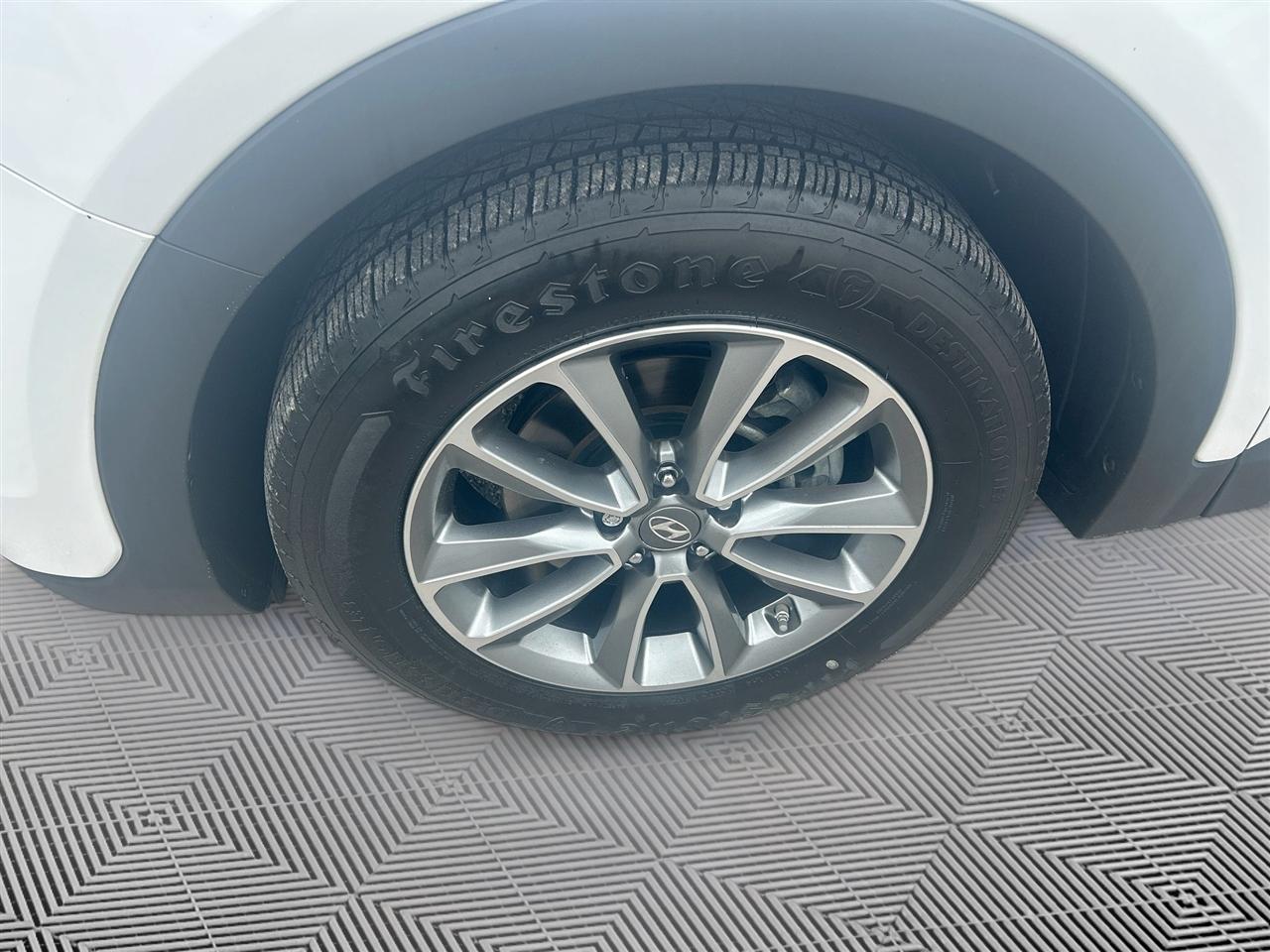 Hyundai Santa Fe SE 3.3L Auto 2017