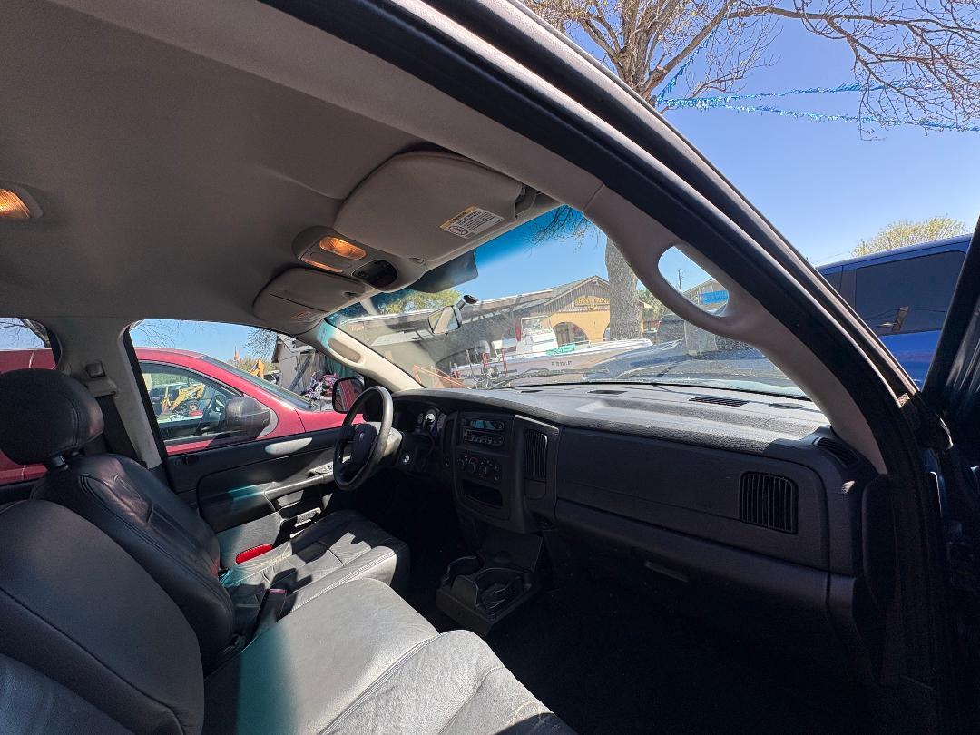 Dodge Ram 1500 ST Quad Cab 2WD 2004