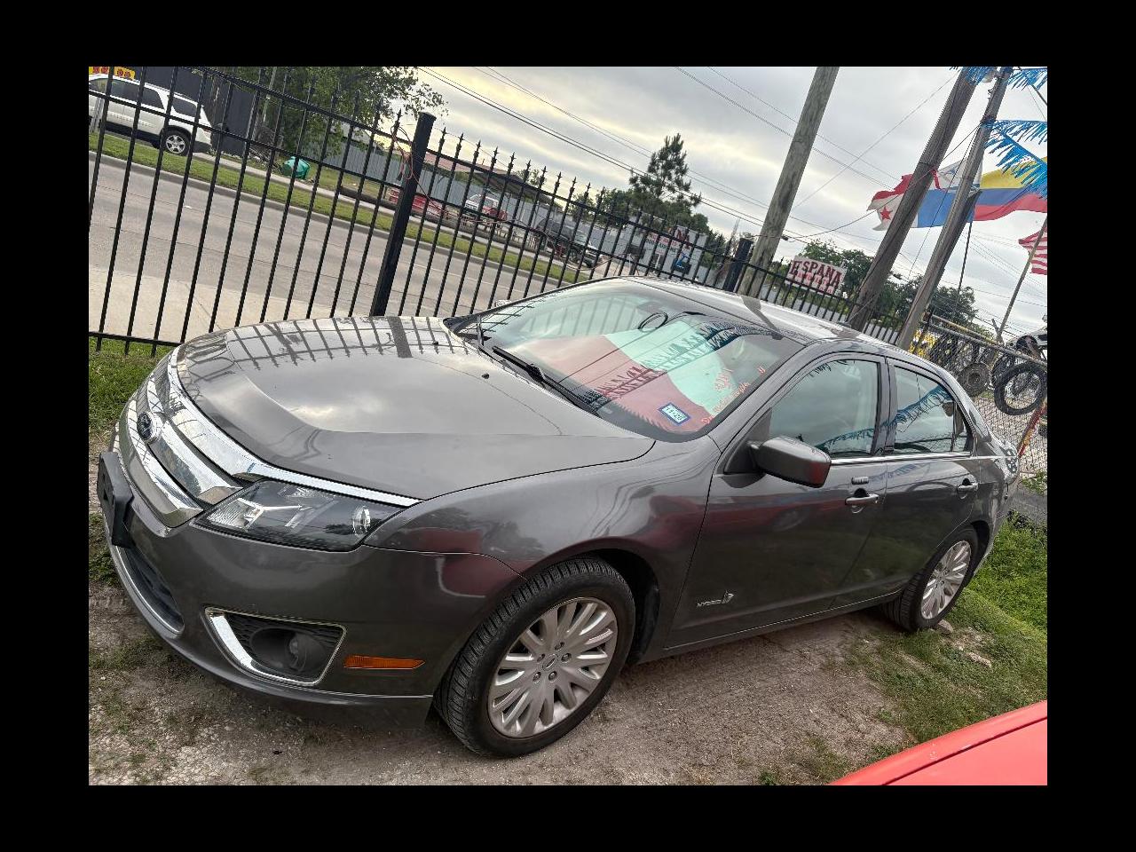 Ford Fusion Hybrid Sedan 2012