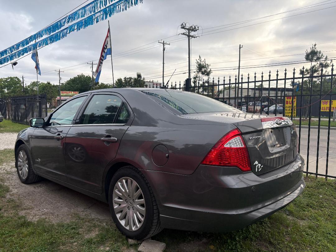 Ford Fusion Hybrid Sedan 2012