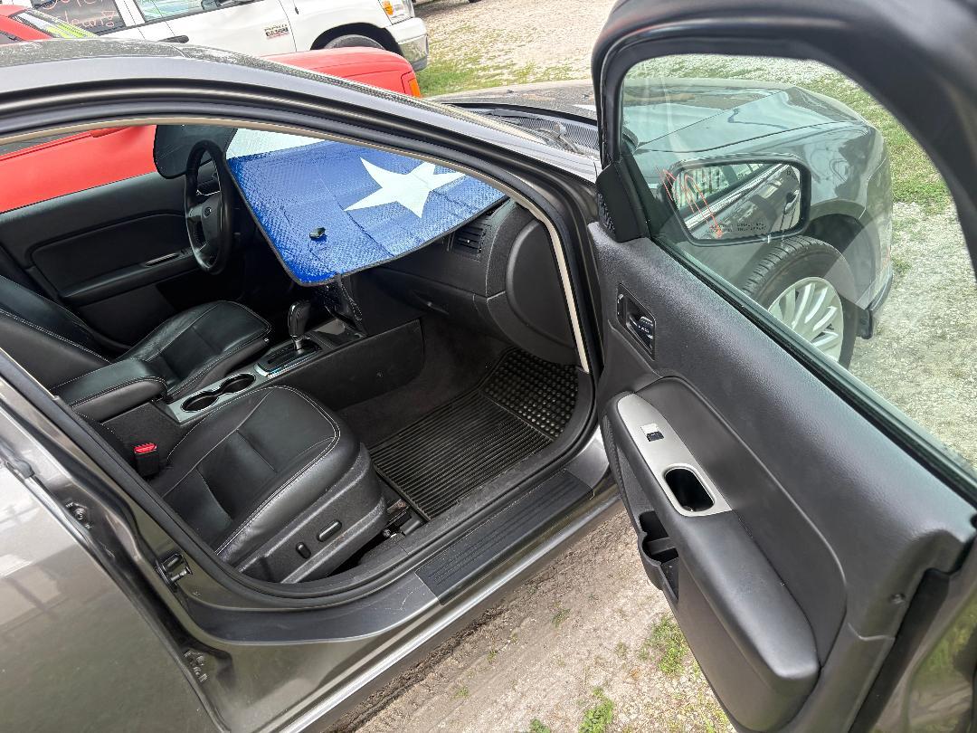 Ford Fusion Hybrid Sedan 2012