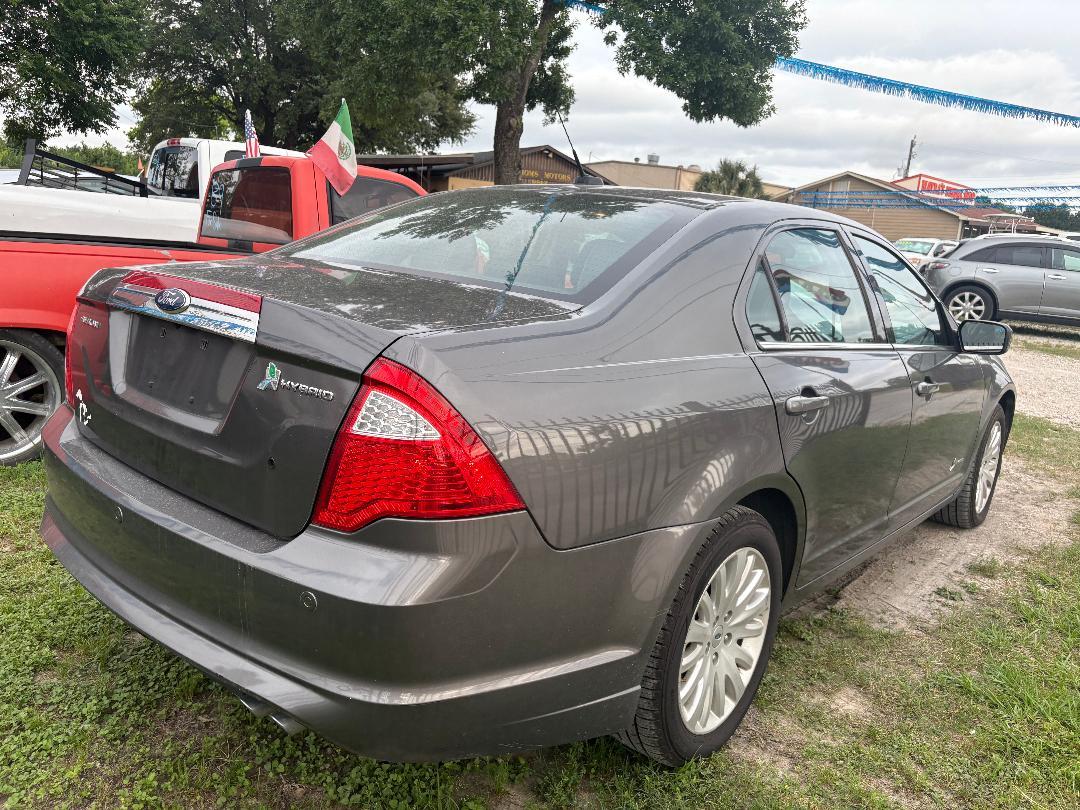 Ford Fusion Hybrid Sedan 2012
