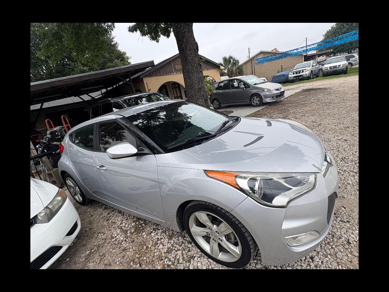 Hyundai Veloster Base 6MT 2015