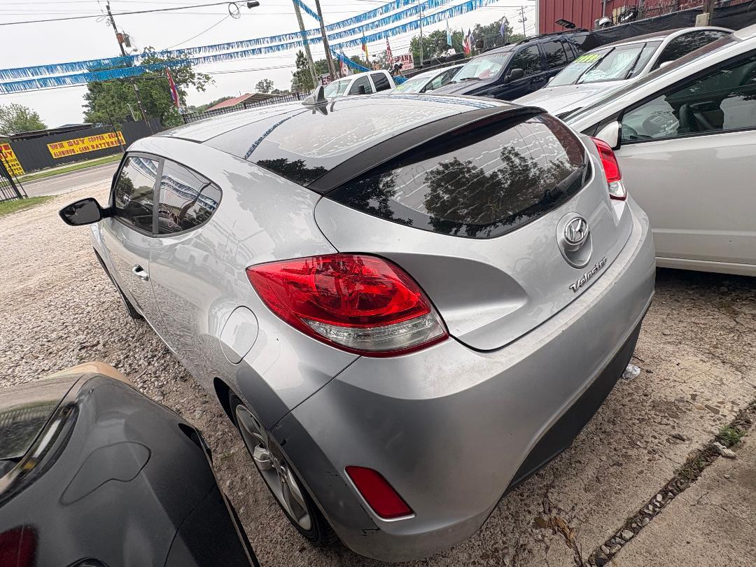 Hyundai Veloster Base 6MT 2015