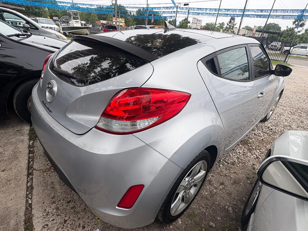 Hyundai Veloster Base 6MT 2015