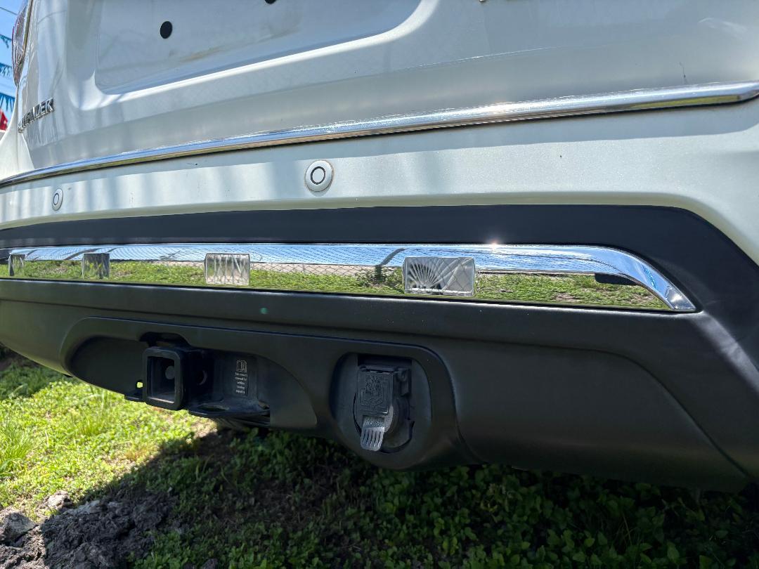 Nissan Pathfinder LE 2WD 2013