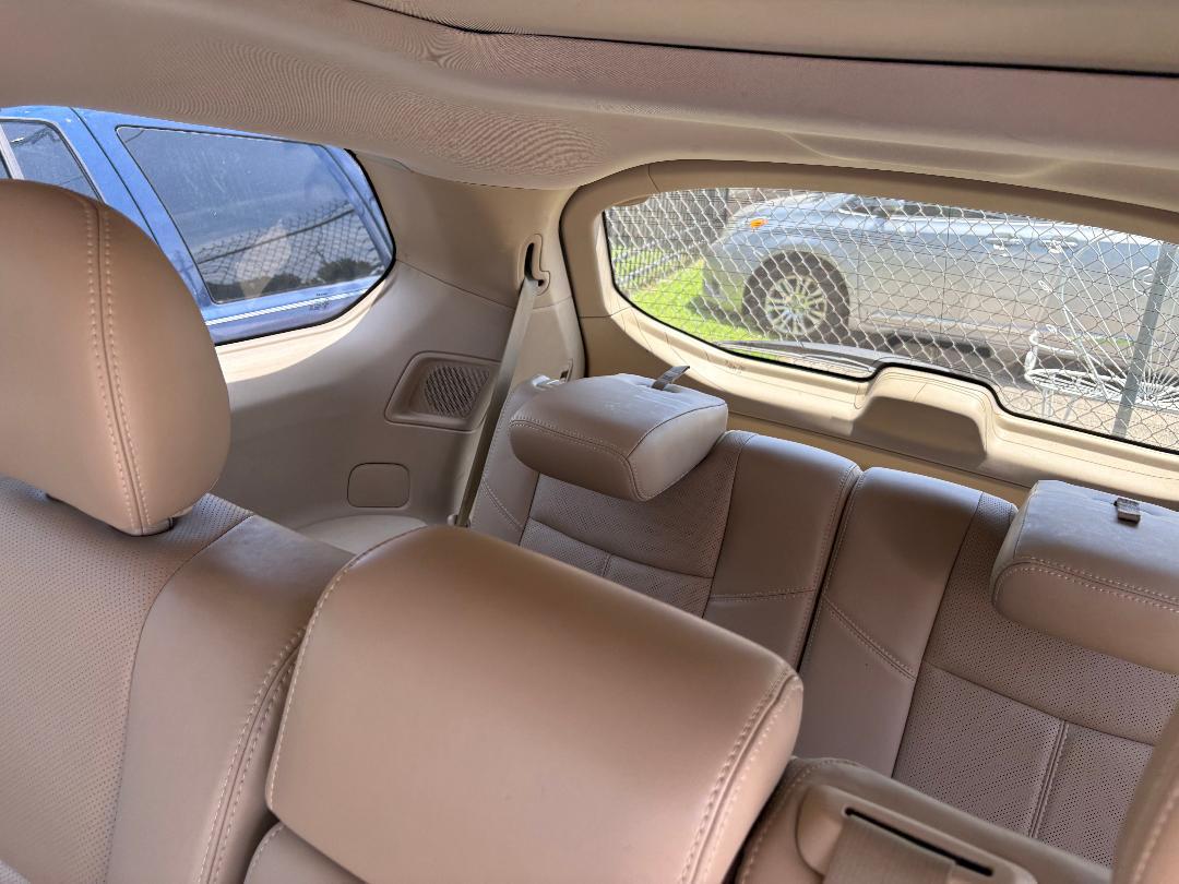 Nissan Pathfinder LE 2WD 2013