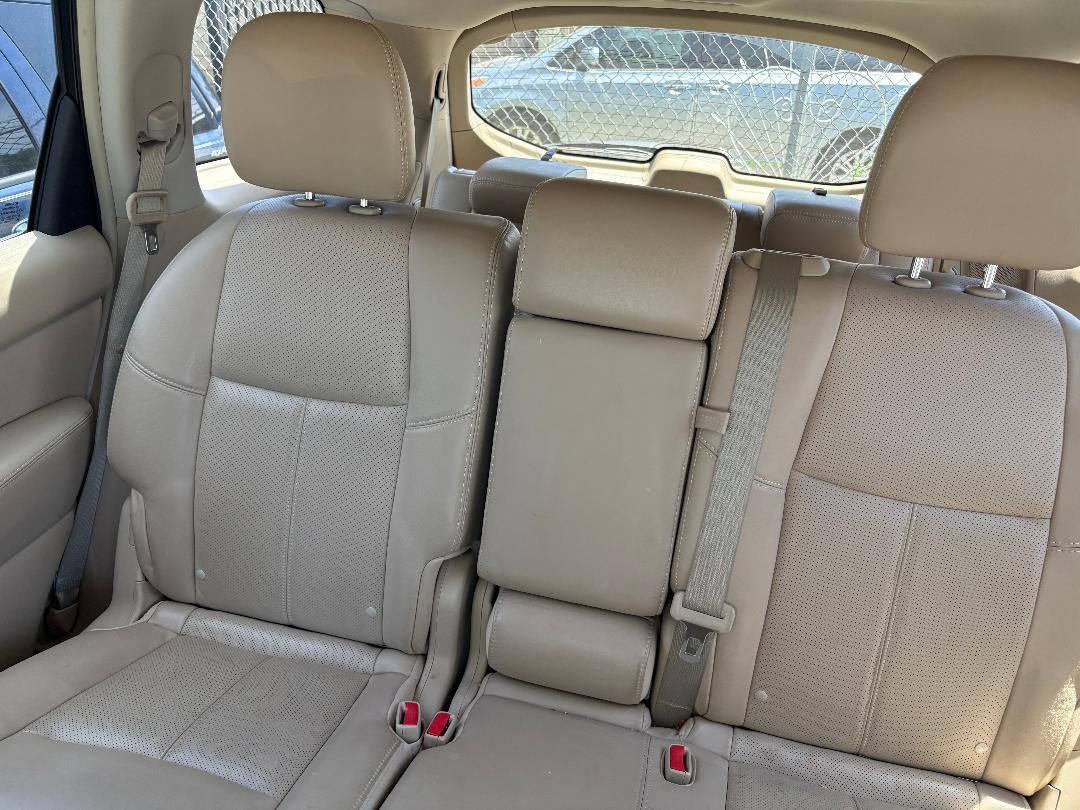Nissan Pathfinder LE 2WD 2013