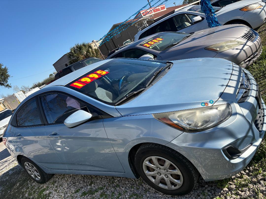 Hyundai Accent GLS 4-Door 2012