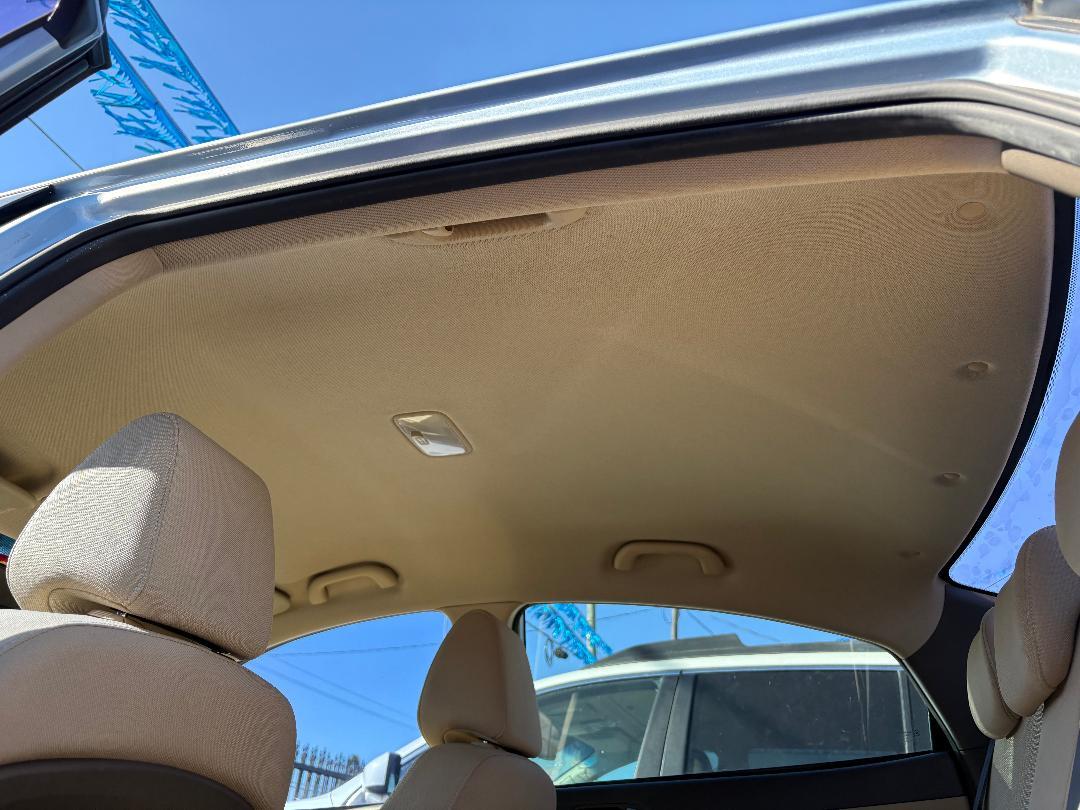 Hyundai Accent GLS 4-Door 2012