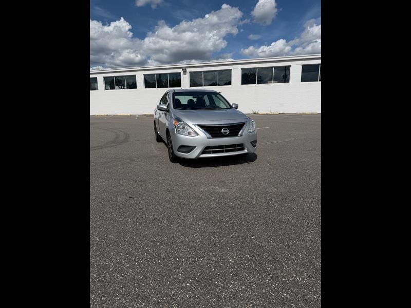 2017 Nissan Versa 1.6 SV Sedan