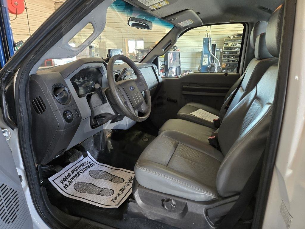 Ford F-550 Regular Cab DRW 2WD 2014