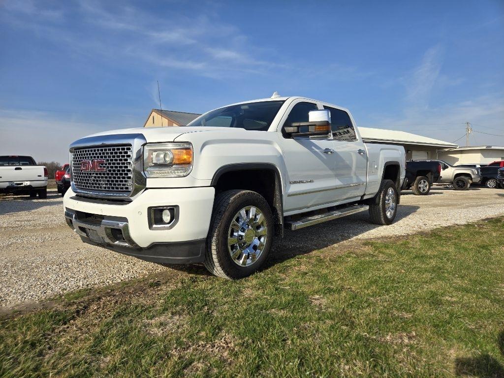 2016 GMC Sierra 2500HD Denali Crew Cab 4WD