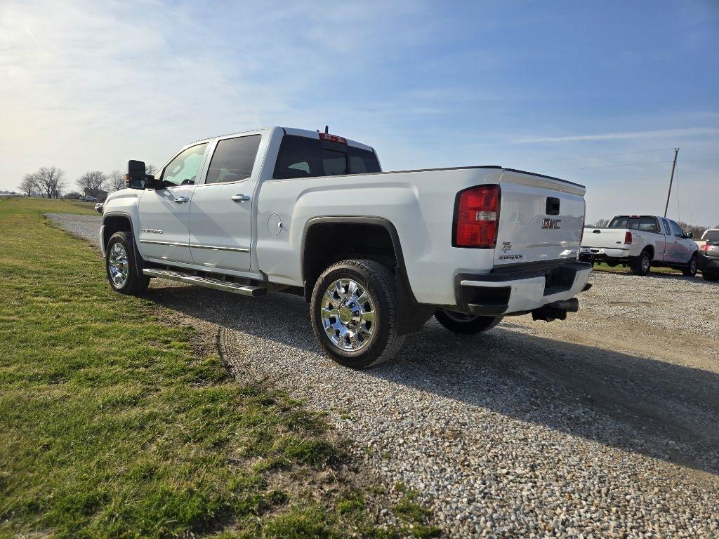 GMC Sierra 2500HD Denali Crew Cab 4WD 2016