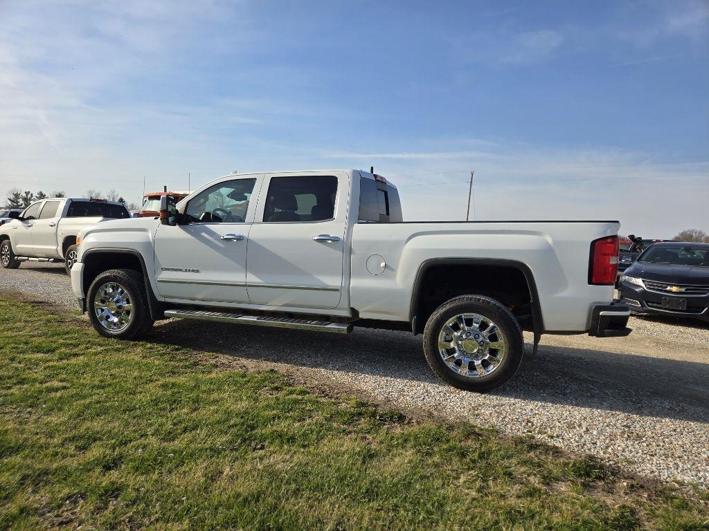 GMC Sierra 2500HD Denali Crew Cab 4WD 2016