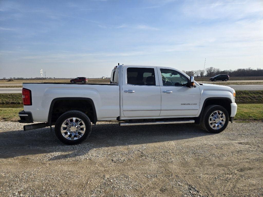 GMC Sierra 2500HD Denali Crew Cab 4WD 2016
