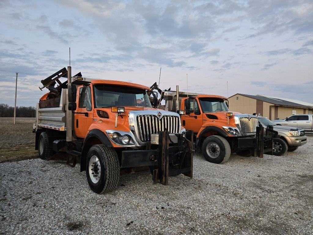 International 7400  2013