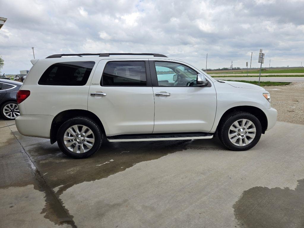 Toyota Sequoia Plantium 4WD FFV 2016