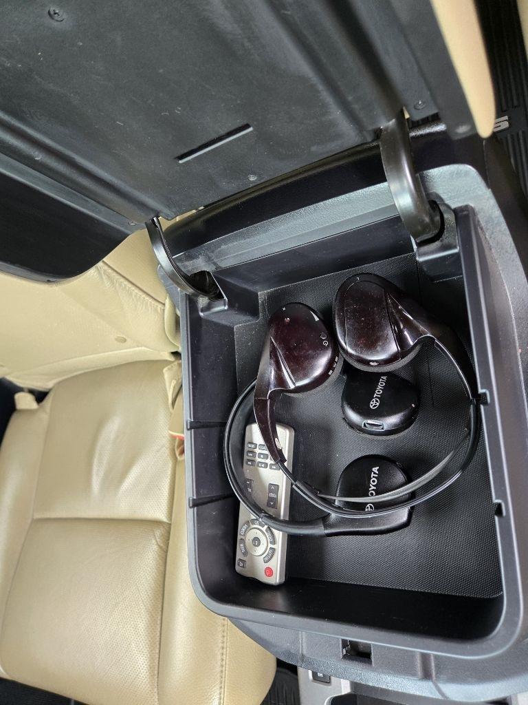Toyota Sequoia Plantium 4WD FFV 2016