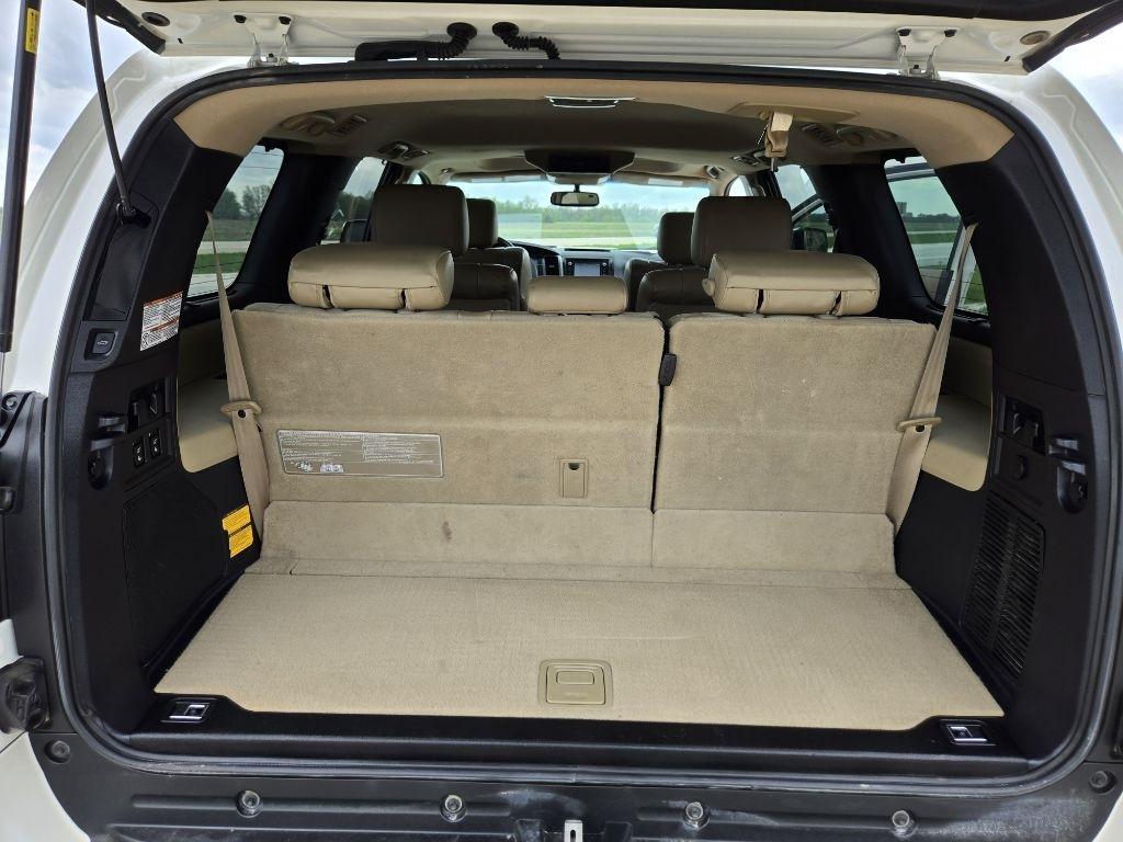 Toyota Sequoia Plantium 4WD FFV 2016