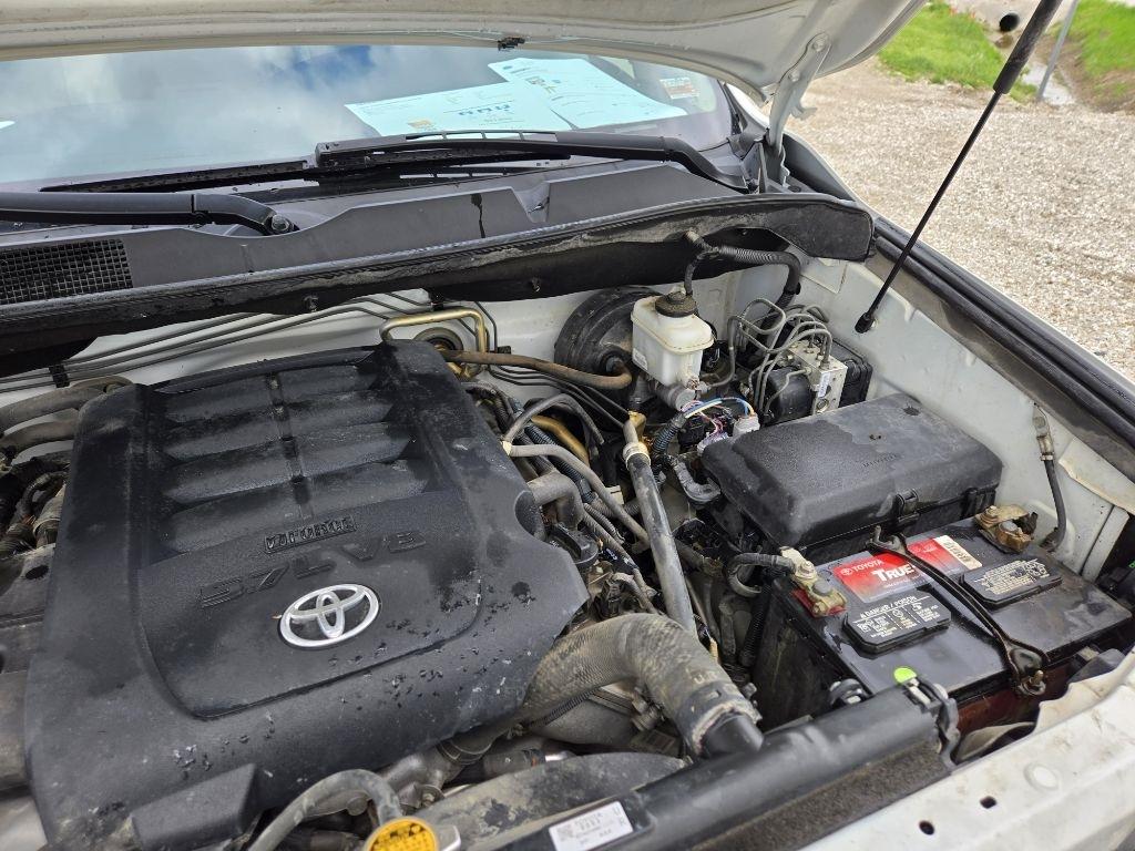 Toyota Sequoia Plantium 4WD FFV 2016