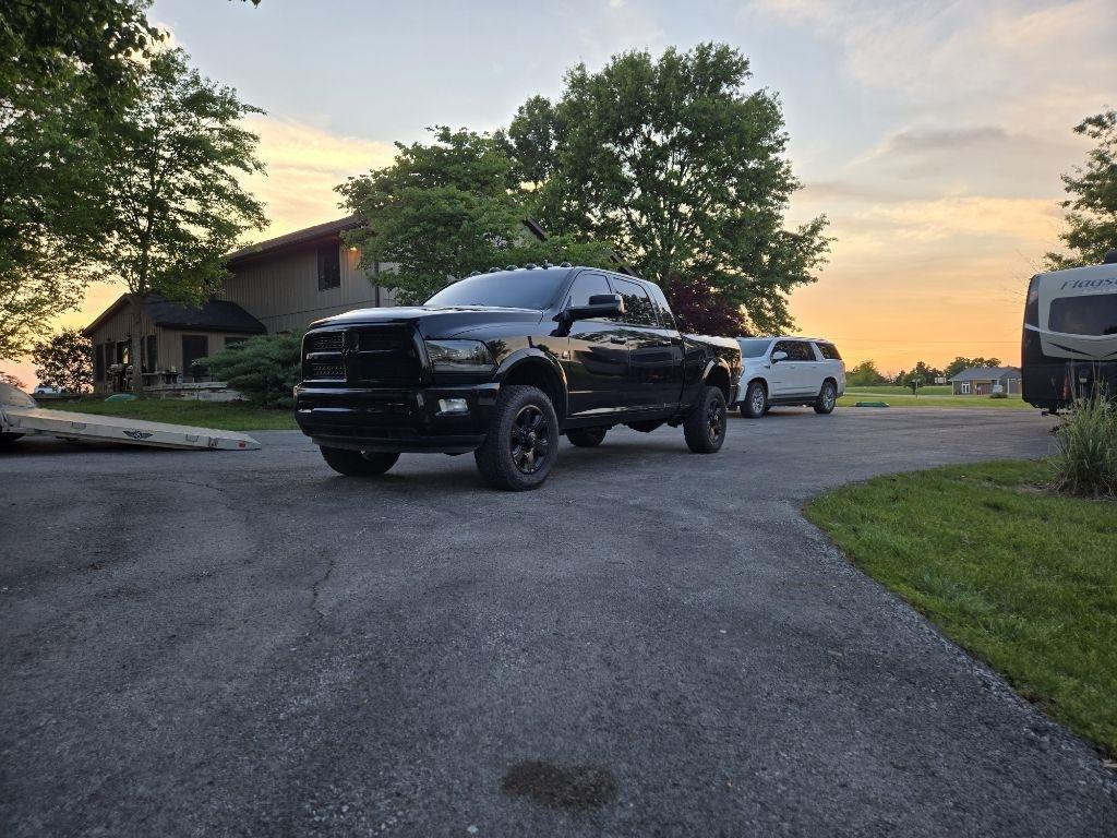 RAM 3500 Laramie Mega Cab 4WD 2014