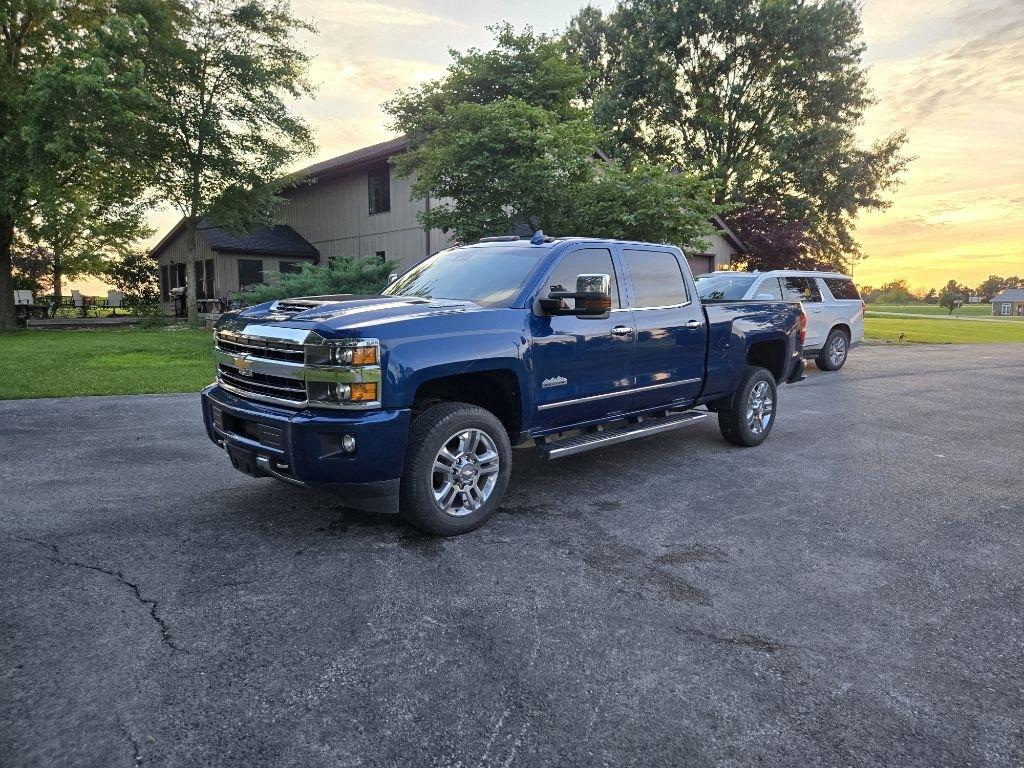 2019 Chevrolet Silverado 2500HD High Country Crew Cab Short Box 4WD