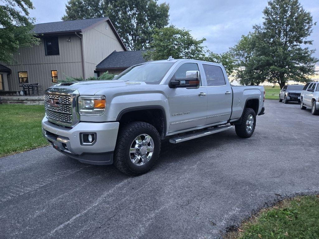 2019 GMC Sierra 3500HD Denali Crew Cab Long Box 4WD