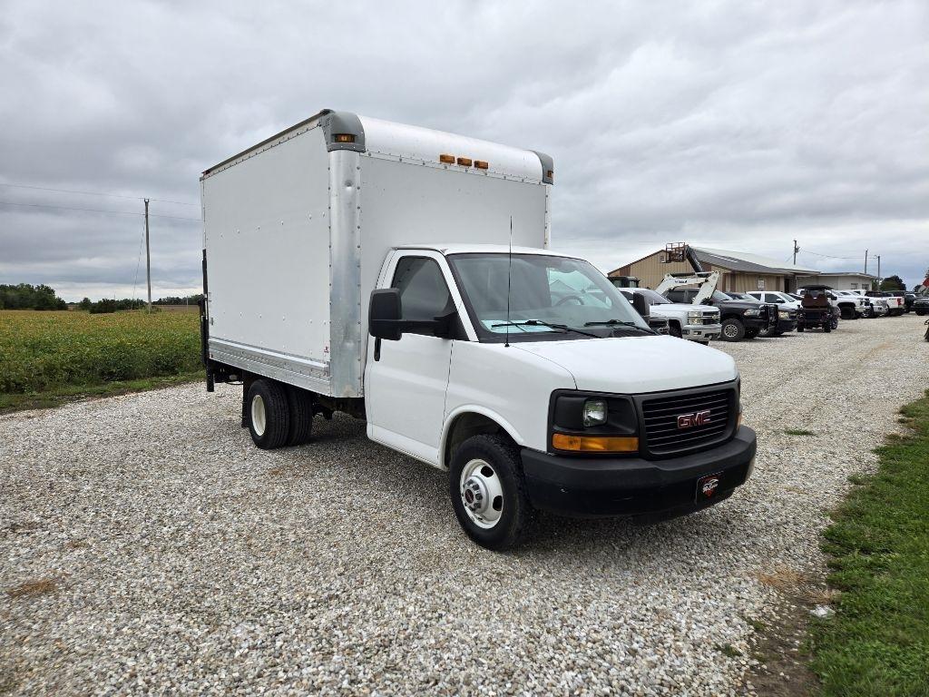 GMC Savana G3500 139 in. 2014