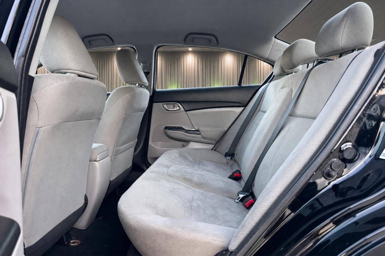 Honda Civic LX Sedan 5-Speed AT 2013