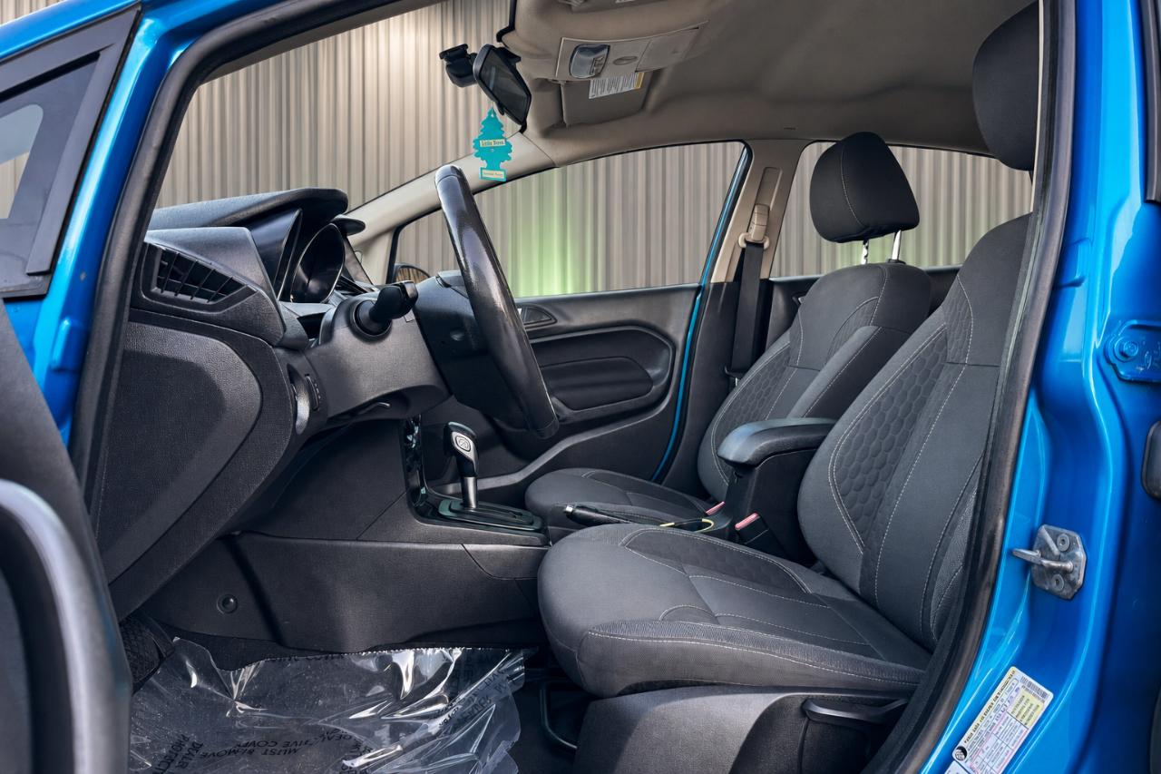 Ford Fiesta SE Sedan 2014