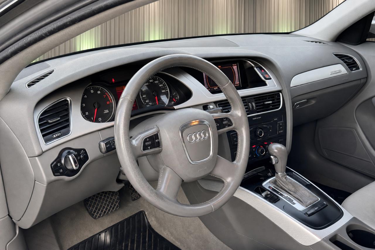 Audi A4 2.0T Sedan quattro Tiptronic 2012