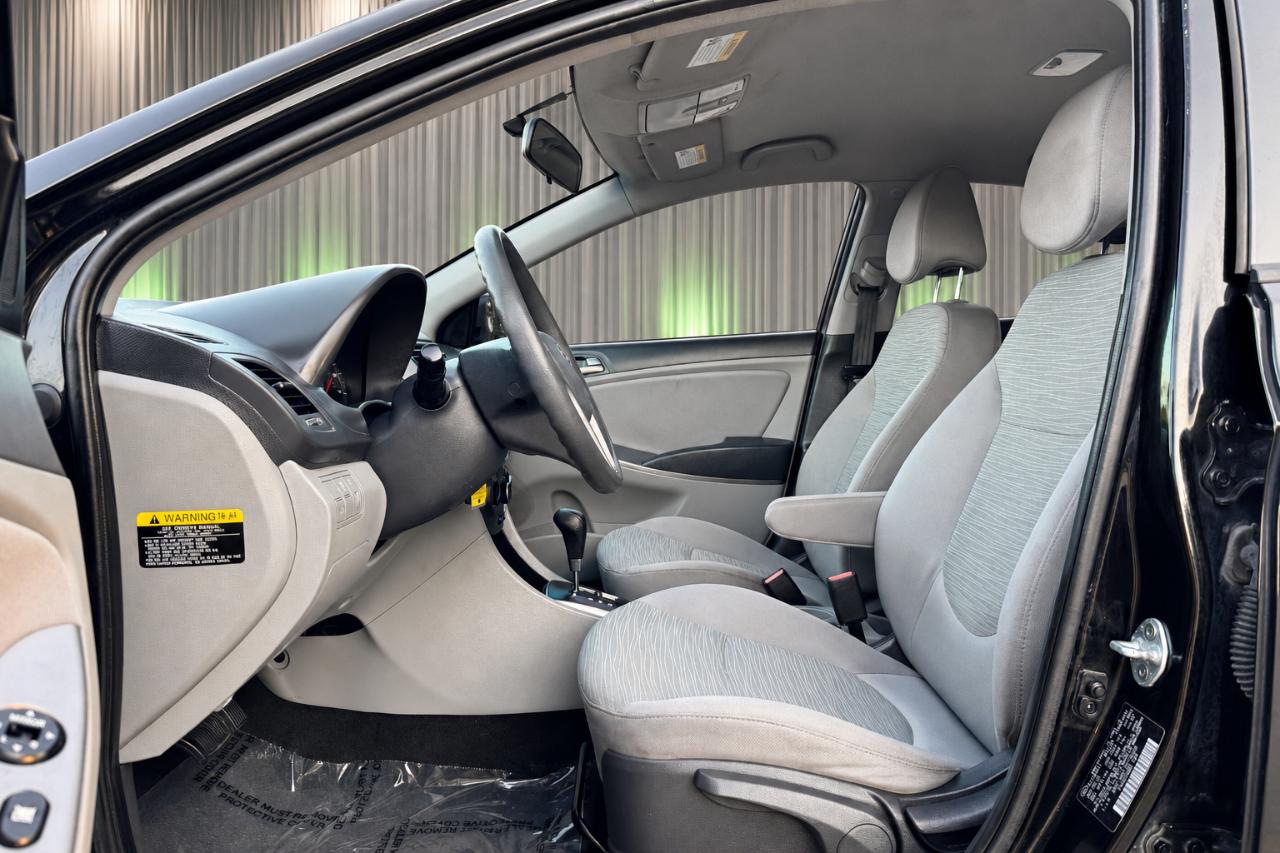 Hyundai Accent SE 4-Door 6A 2016