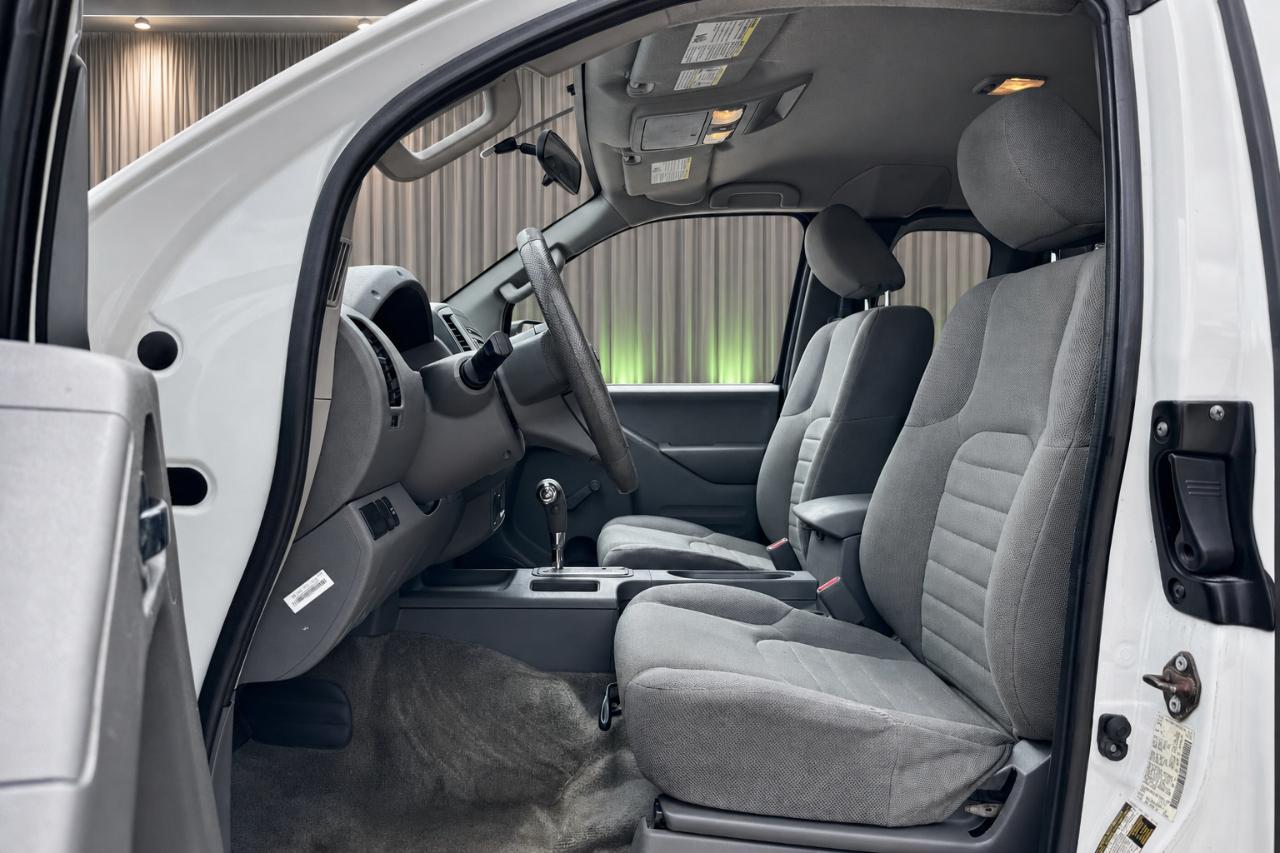Nissan Frontier SV King Cab I4 5MT 2WD 2016