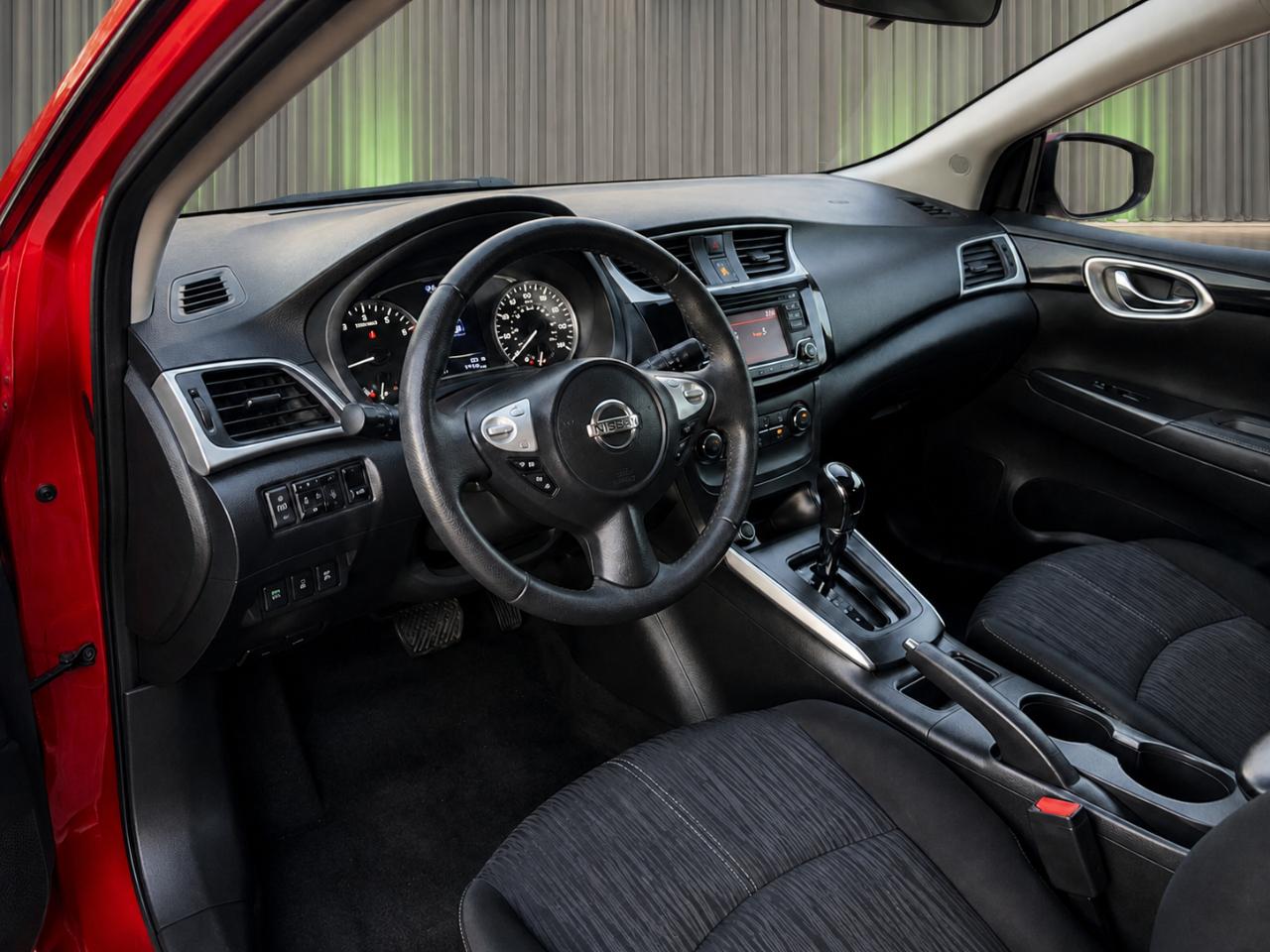 Nissan Sentra S 6MT 2017