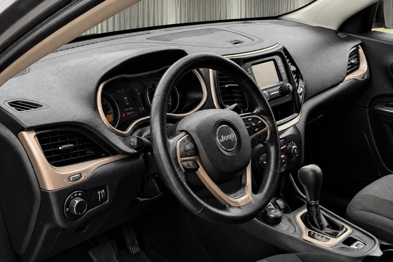 Jeep Cherokee Sport 4WD 2016