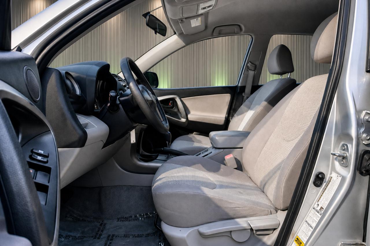 Toyota RAV4 Base I4 4WD 2007