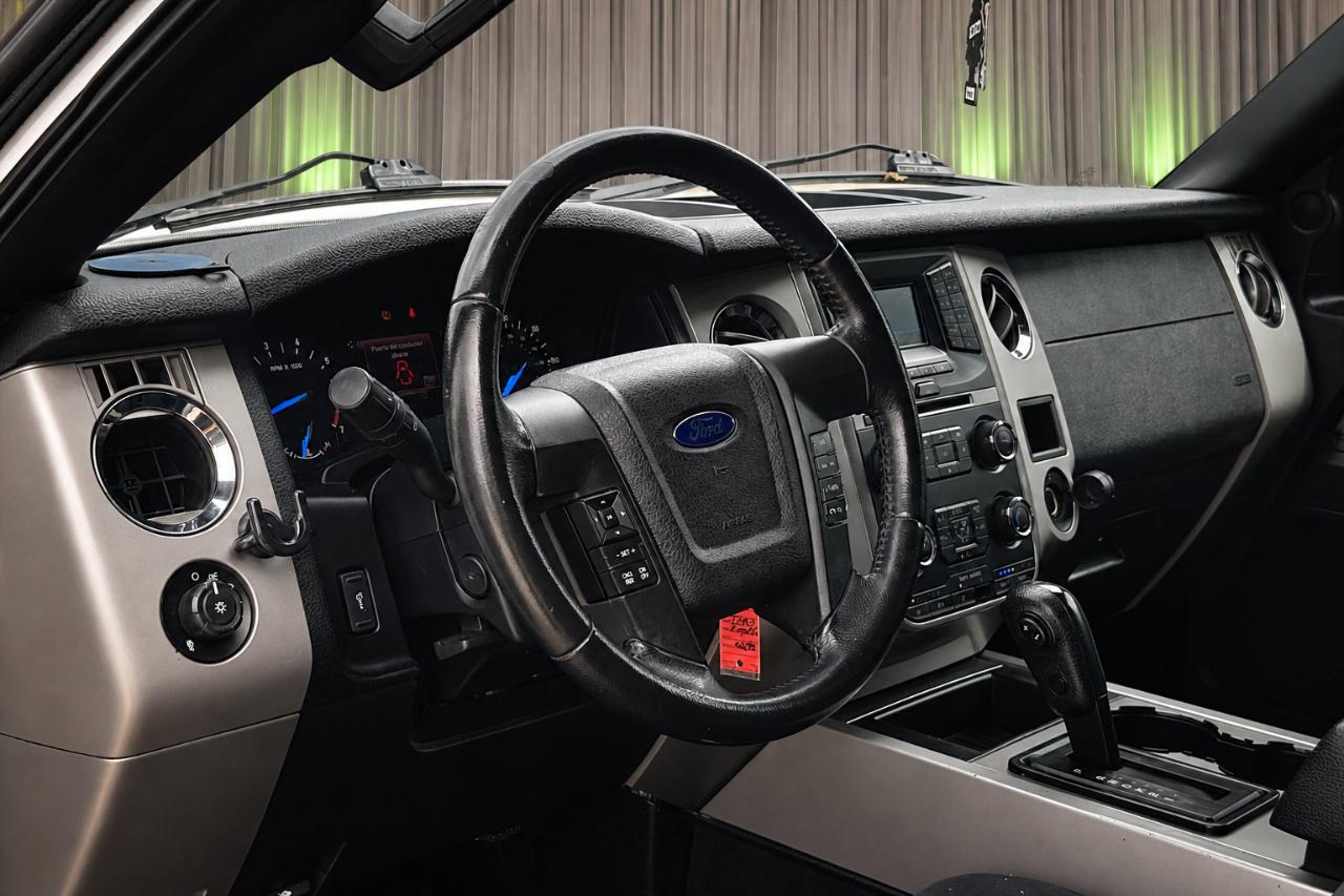 Ford Expedition XLT 2WD 2016