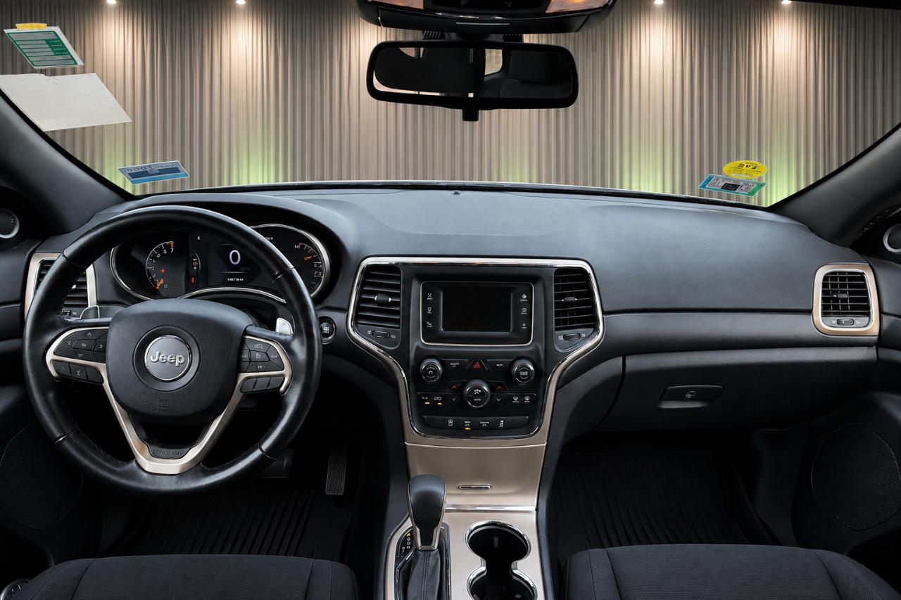 Jeep Grand Cherokee Laredo 4WD 2016
