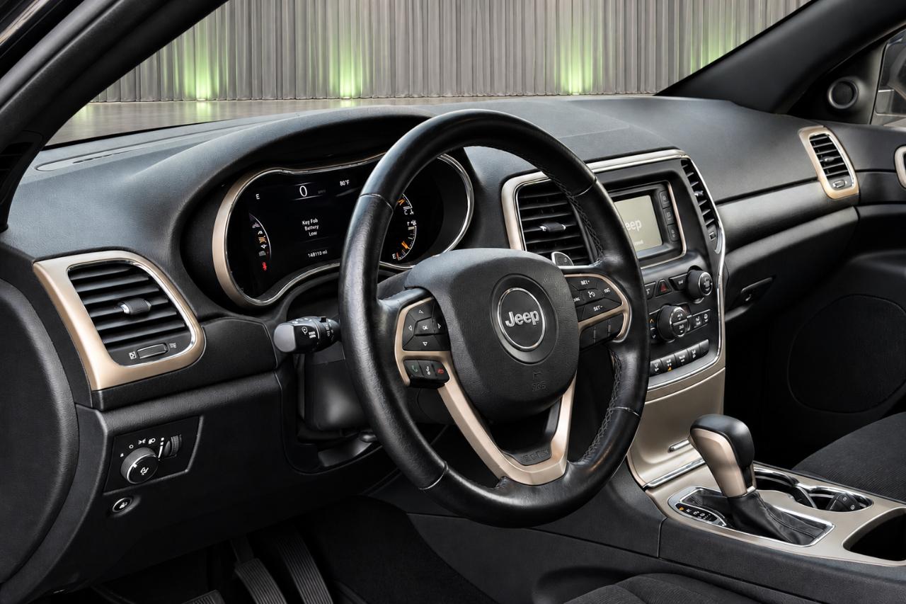 Jeep Grand Cherokee Laredo 4WD 2016