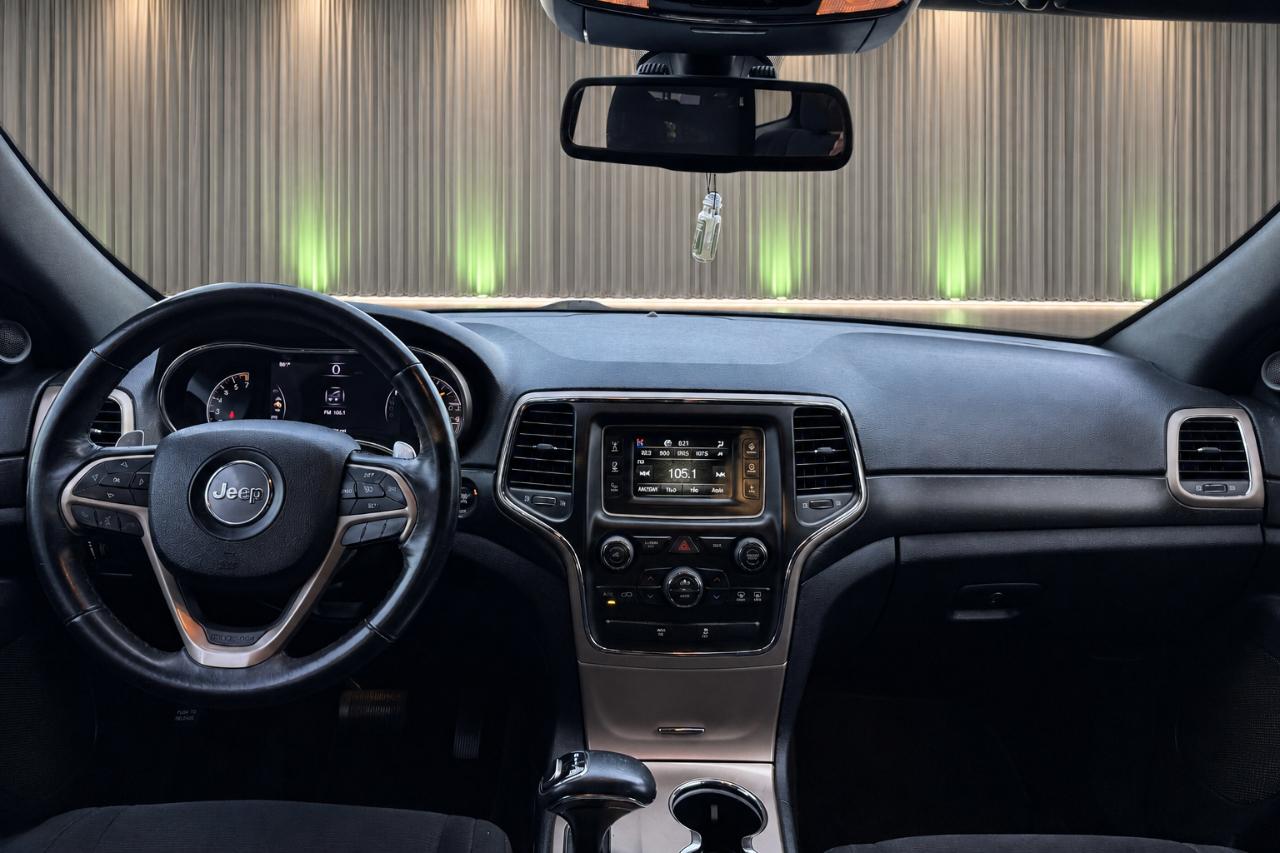 Jeep Grand Cherokee Laredo 4WD 2015