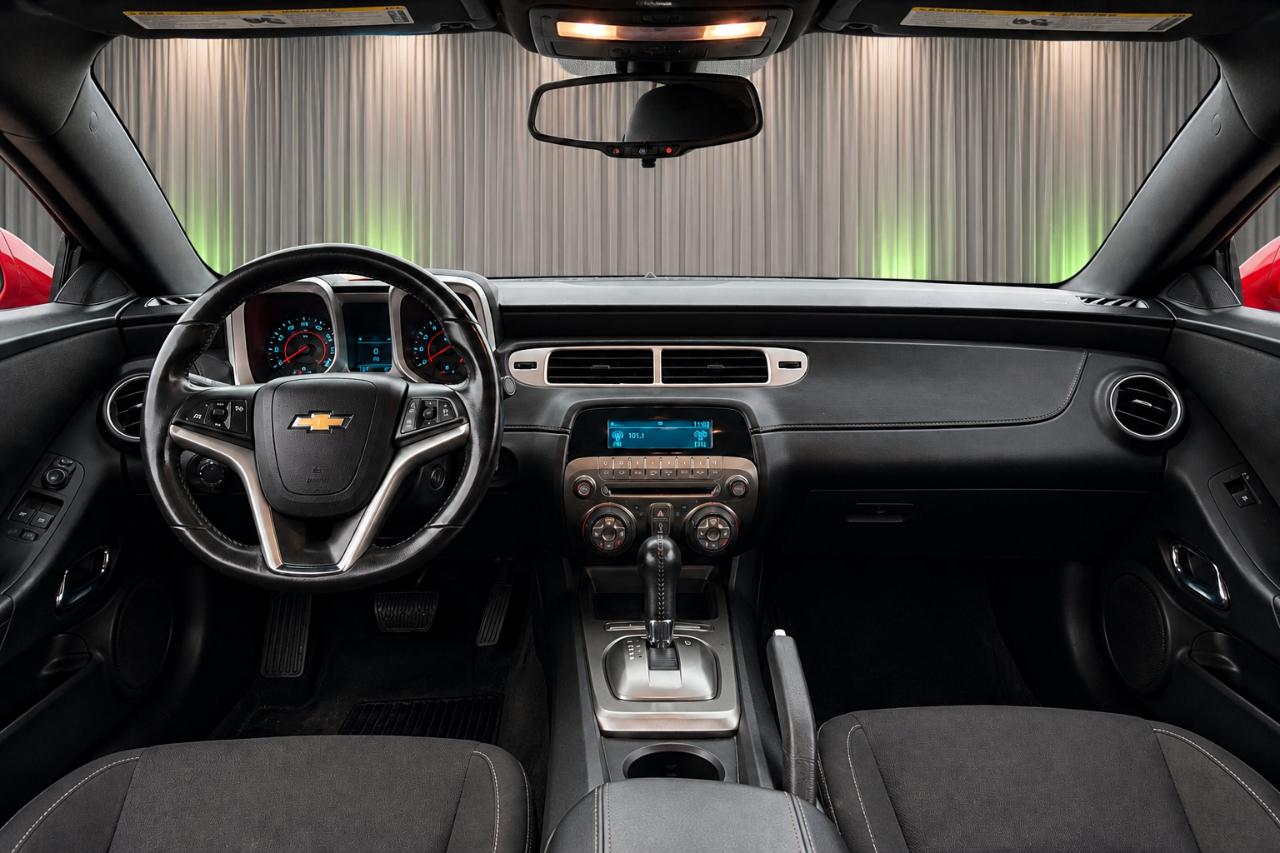 Chevrolet Camaro Coupe 1LT 2012