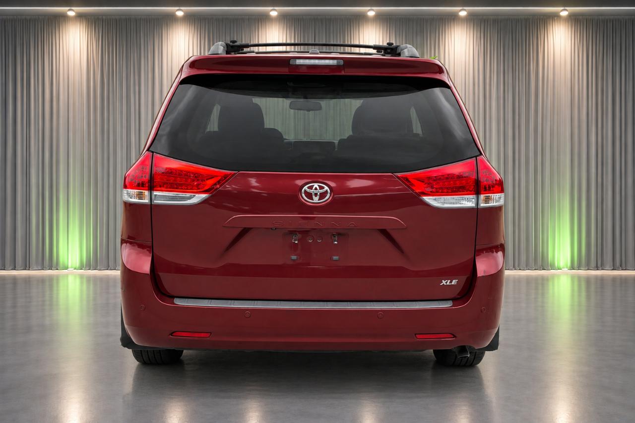 Toyota Sienna XLE FWD 8-Passenger V6 2014