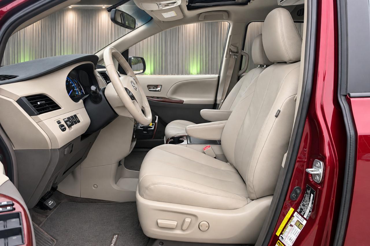 Toyota Sienna XLE FWD 8-Passenger V6 2014