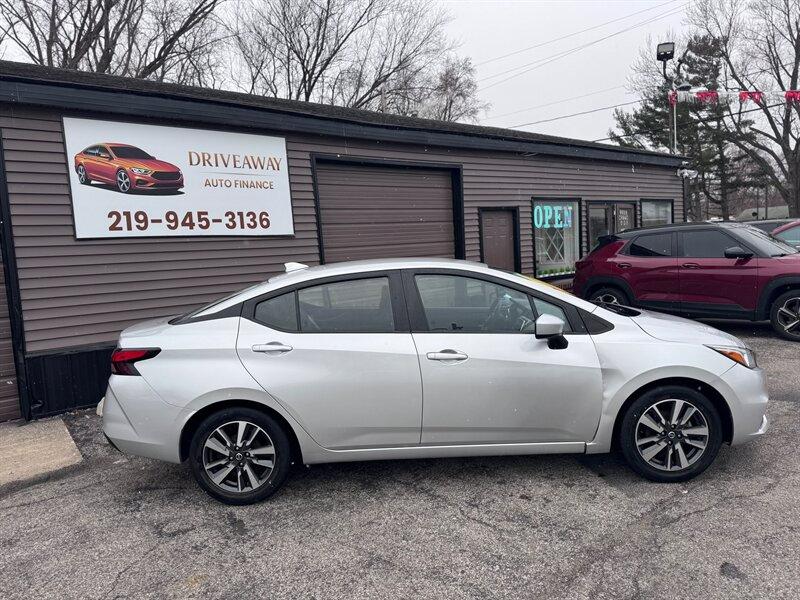 Nissan Versa SV CVT 2022