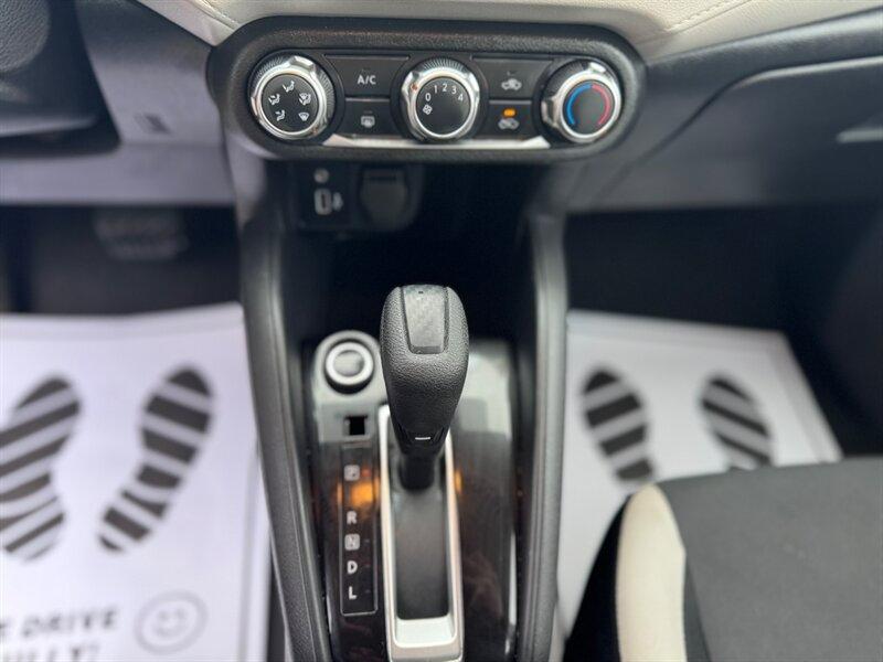 Nissan Versa SV CVT 2022