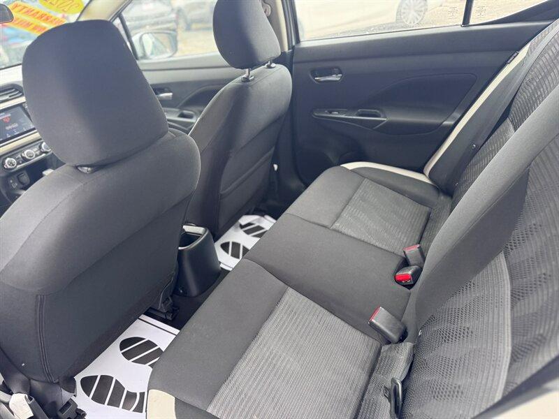 Nissan Versa SV CVT 2022