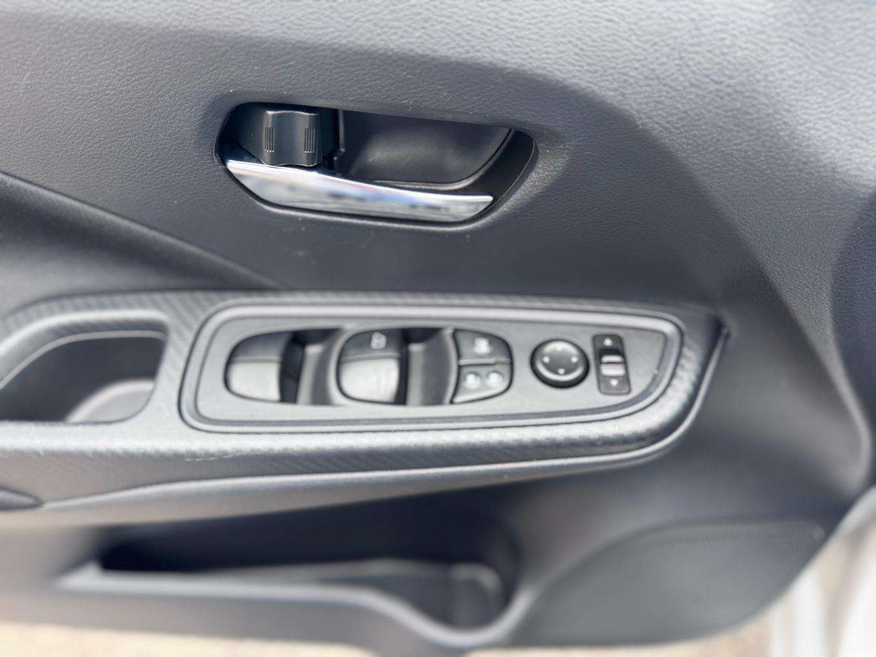 Nissan Versa SV CVT 2022